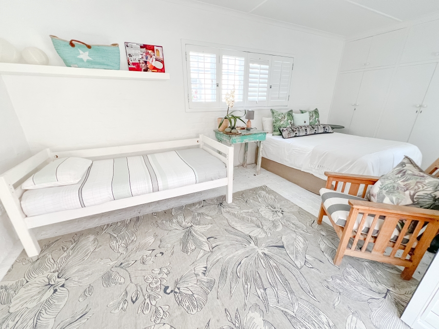 To Let 5 Bedroom Property for Rent in Seaside Longships Western Cape